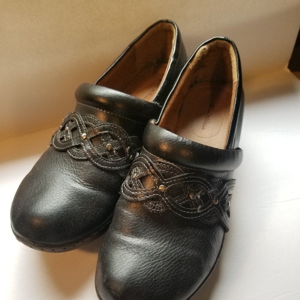 Thomas McAn Nursing Shoes Brown Size 9 Women's